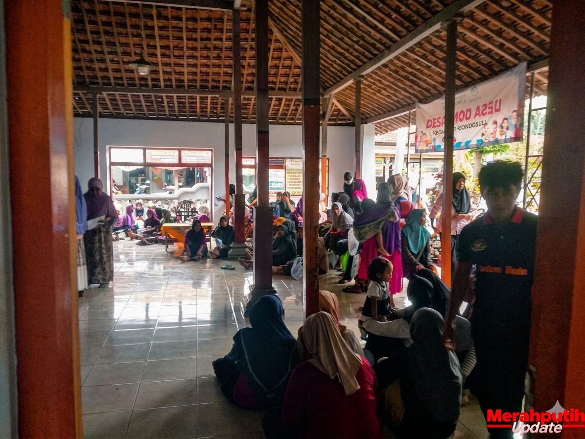 Jaga Ketahanan Pangan, Pemdes Gondosuli Salurkan Bantuan Beras Tepat Sasaran