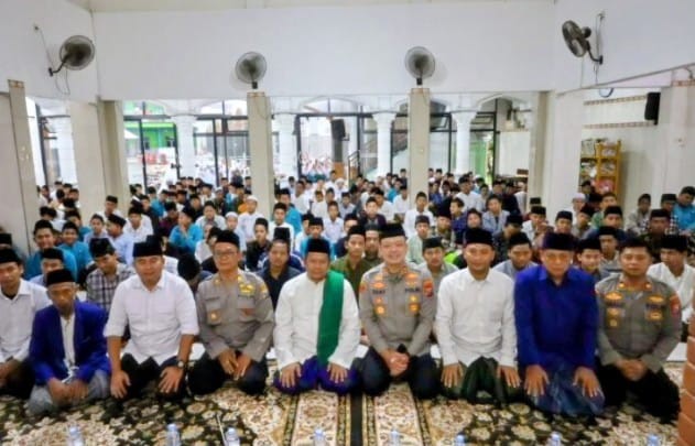 Peringati Hari Santri, Polres Tulungagung Bagikan 15 Ton Beras untuk 60 Ponpes